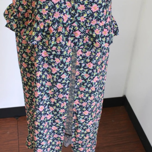 Nightwalker Revolve Plunge Floral Ruffle Dress - Picture 6 of 8